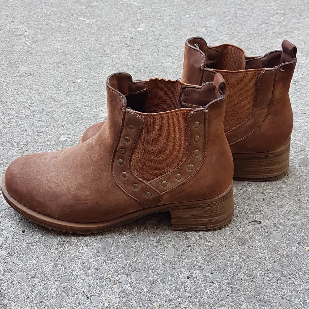 Brown Suede Ankle Boots size 6.5